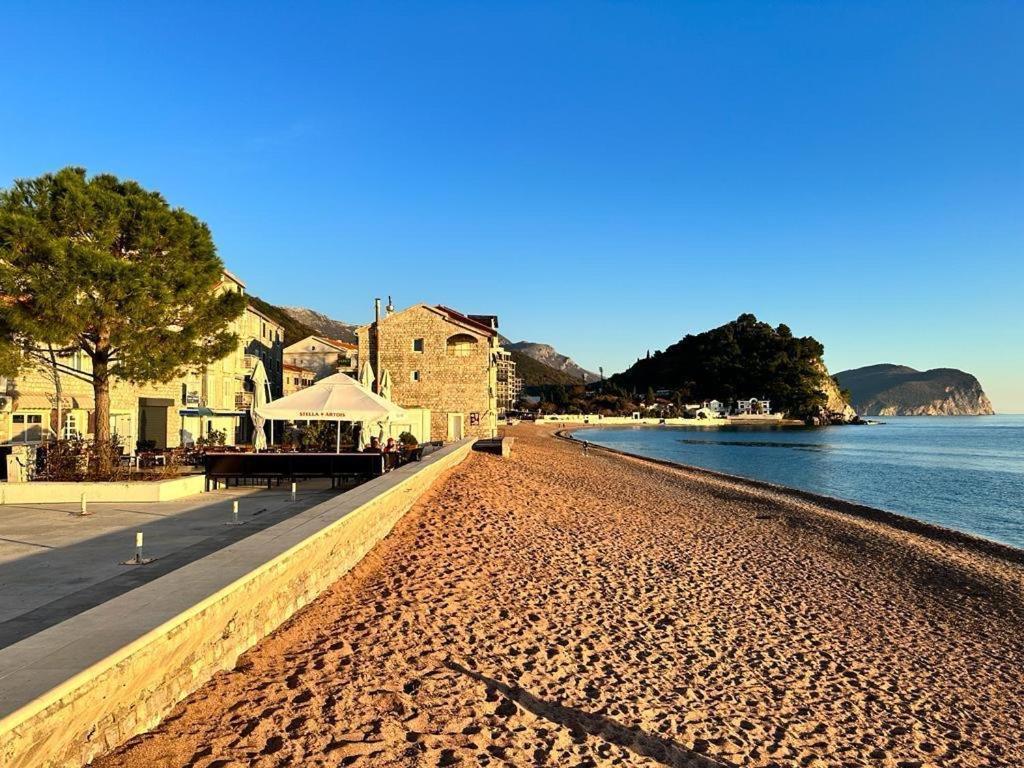 Family Residence Petrovac Ngoại thất bức ảnh